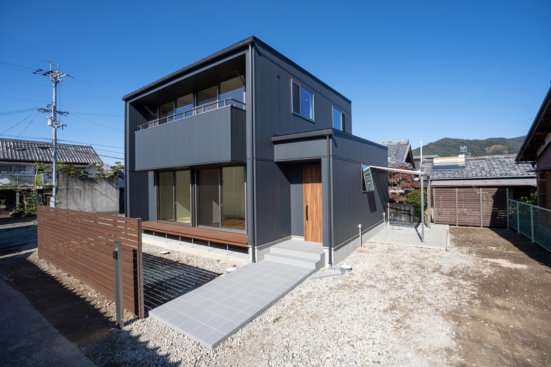 【有田川町】シンプルでかっこいい箱型のお家