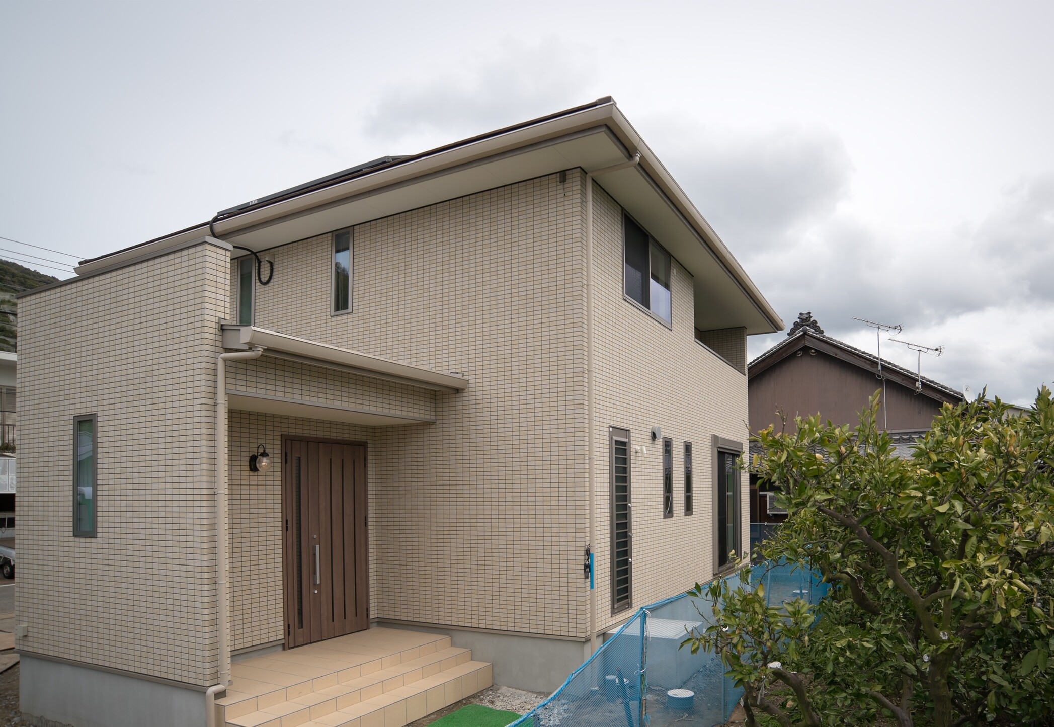 【有田市】深い軒先を設えた寄棟のお家